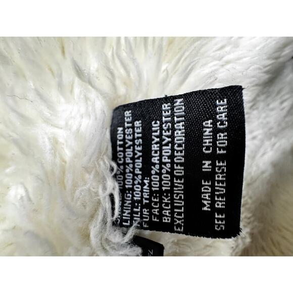 Black Rivet corduroy trucker jacket with a faux fur collar and trim
Size L - Picture 14 of 16